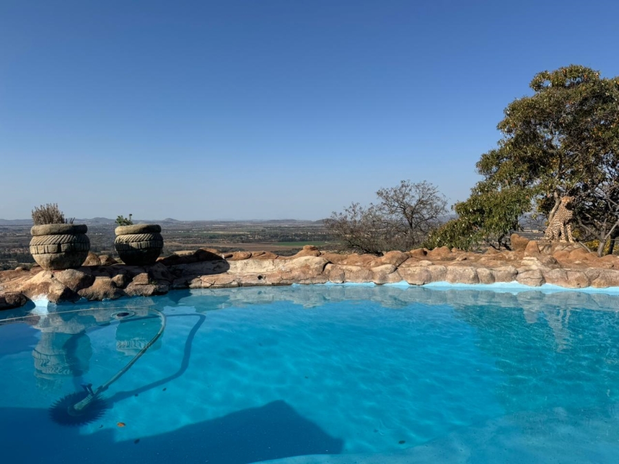 7 Bedroom Property for Sale in Waterkloof A H North West